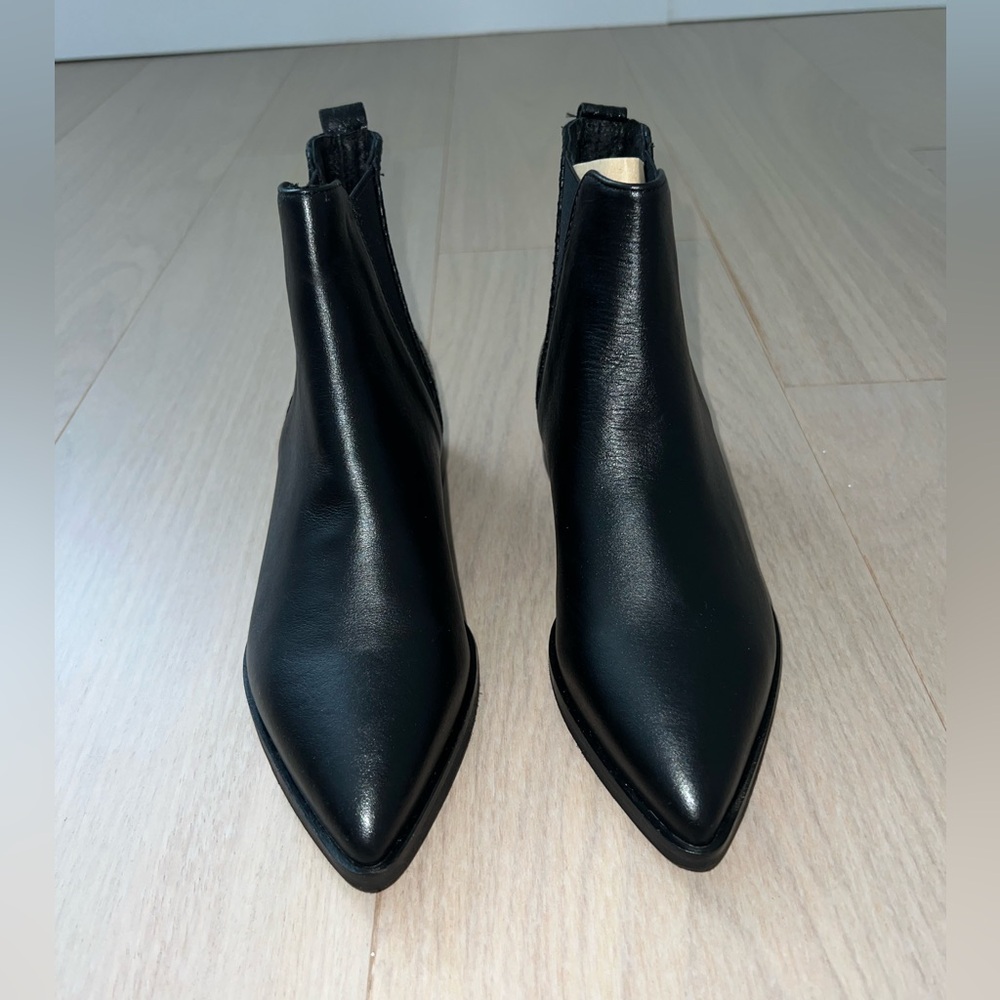 Made in Italy Black Leather Booties, size 36